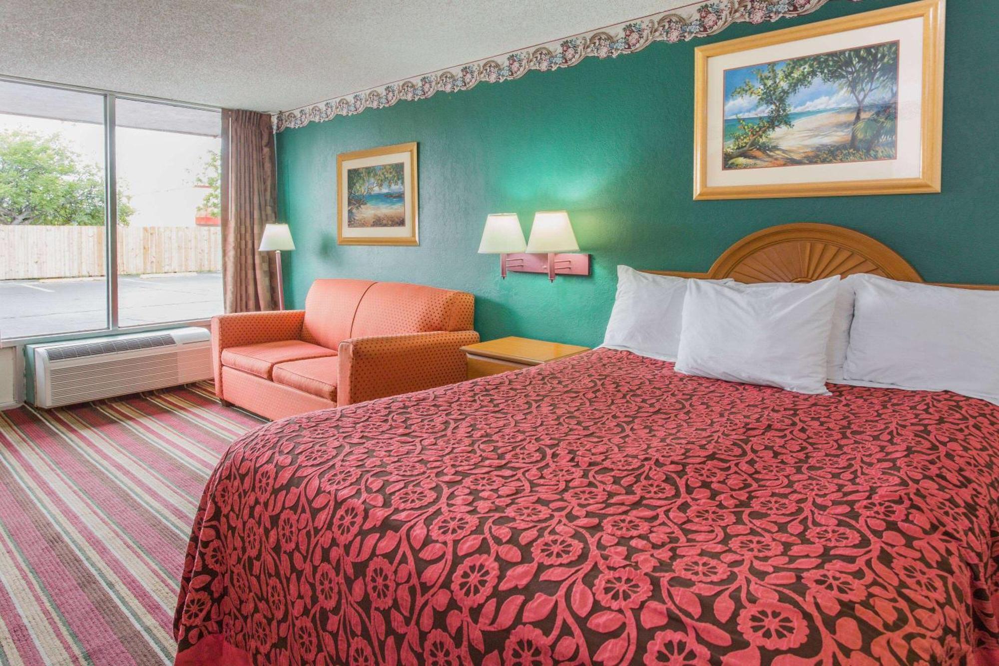 Days Inn By Wyndham Форт Майерс Екстериор снимка