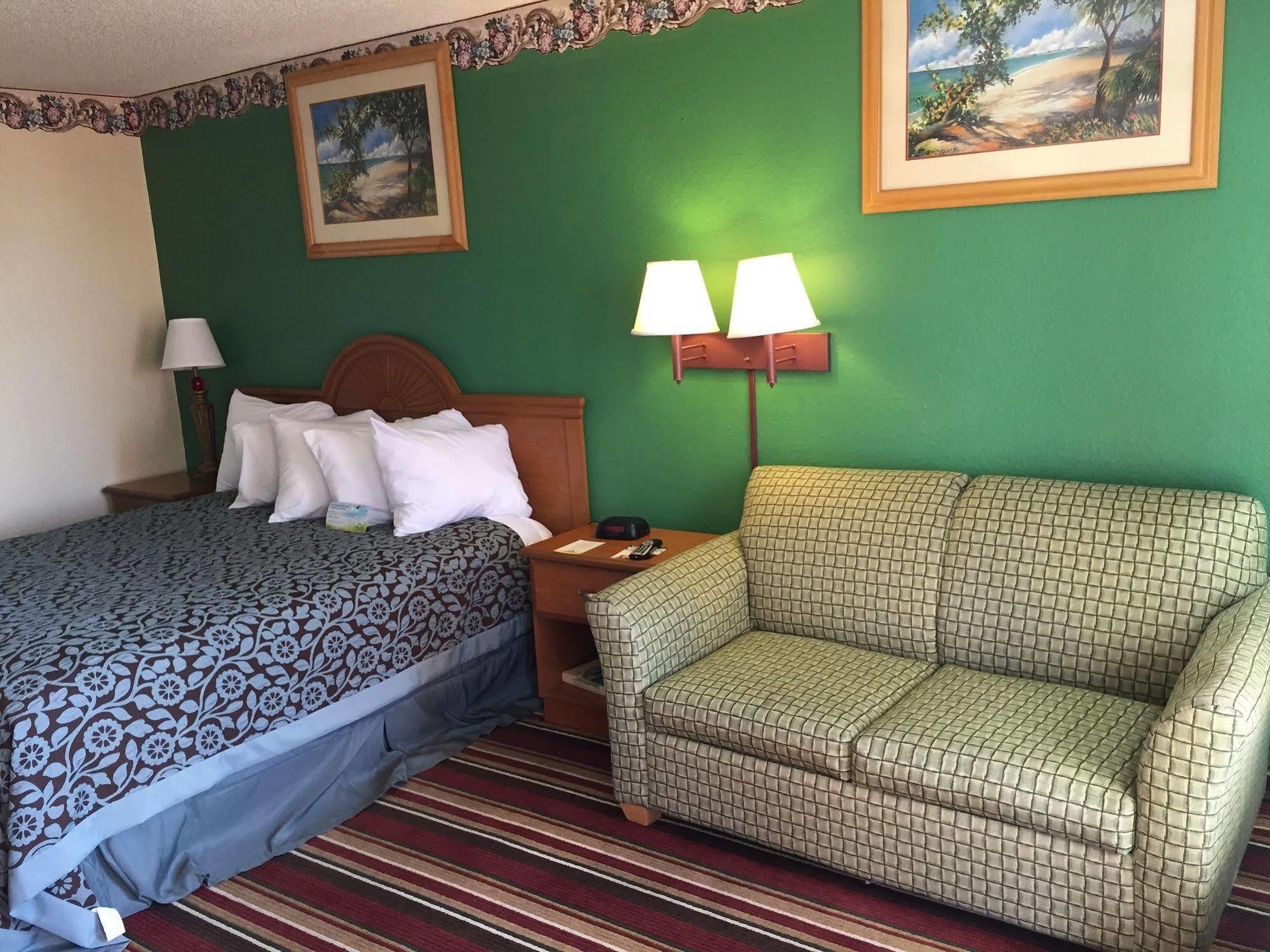 Days Inn By Wyndham Форт Майерс Екстериор снимка